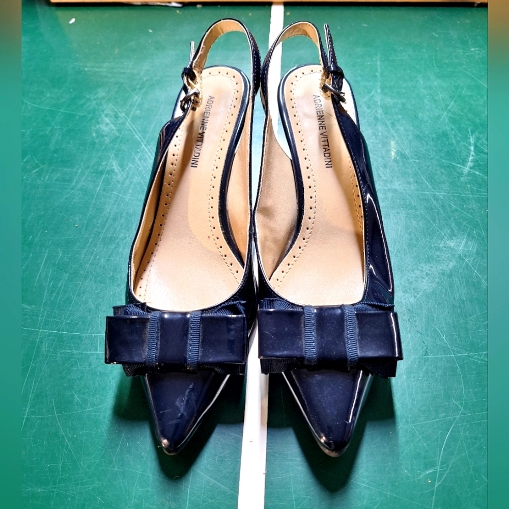 Adrienne Vittadini dark blue dress shoes pointy toe heels size 6M